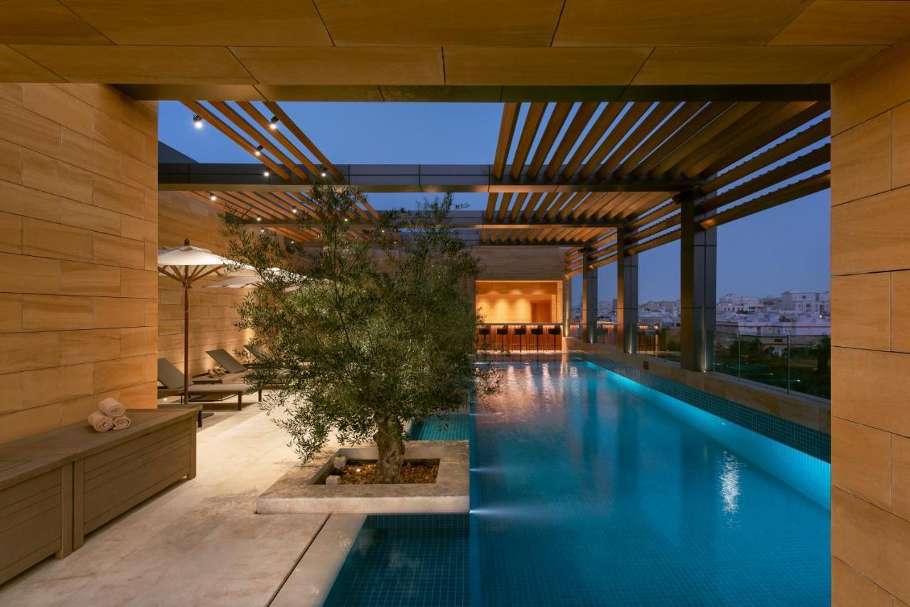 Shirvan Hotel City Yard เจดดาห์ ภายนอก รูปภาพ The pool at the hotel