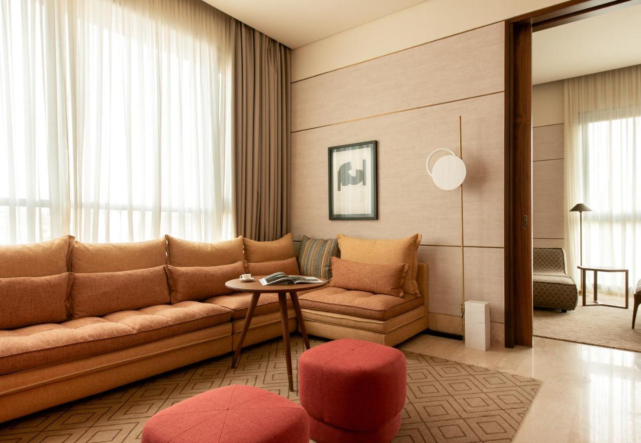 Shirvan Hotel City Yard เจดดาห์ ภายนอก รูปภาพ A living room at the hotel