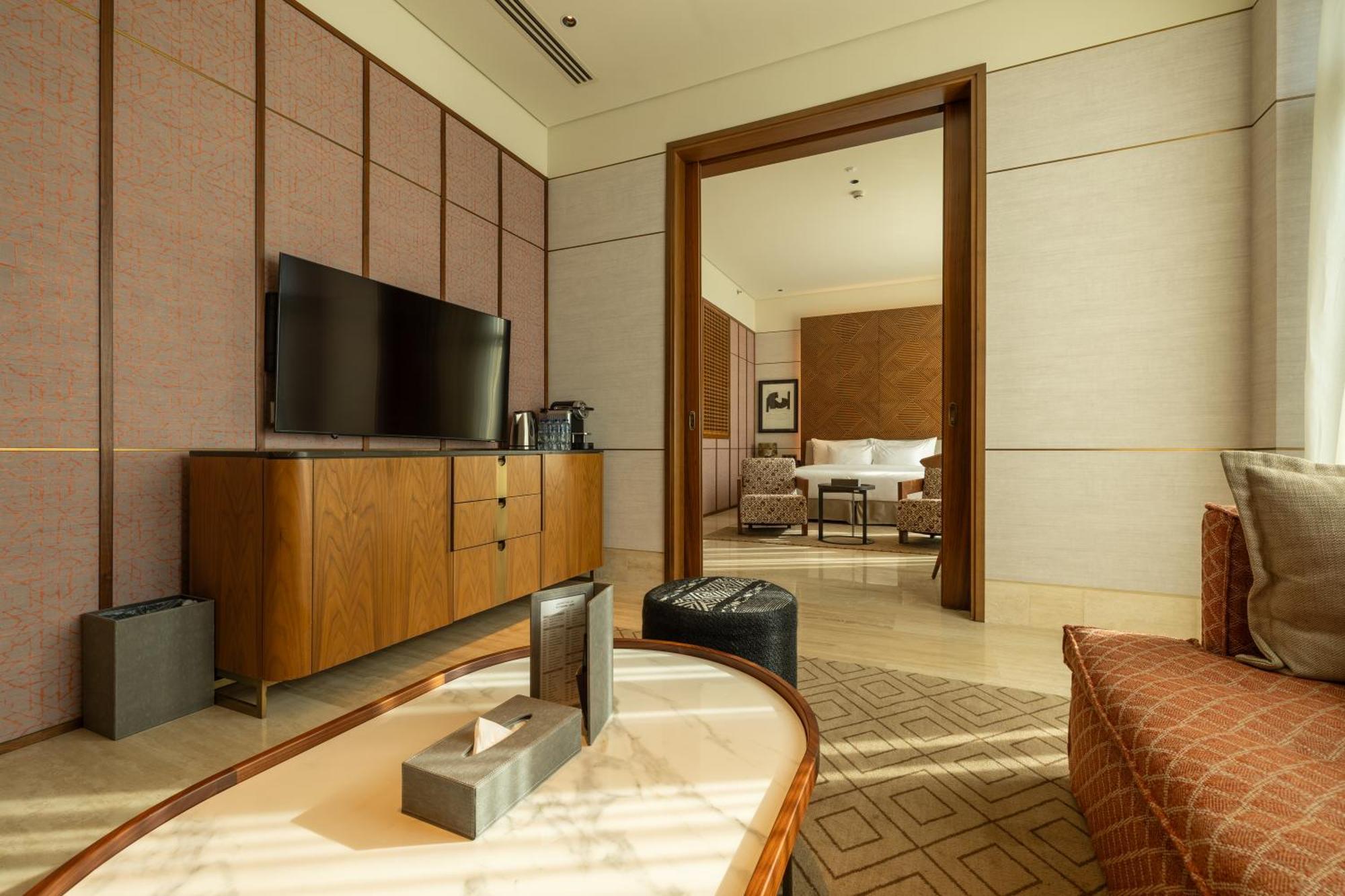 Shirvan Hotel City Yard เจดดาห์ ภายนอก รูปภาพ A suite at the Ritz-Carlton, Dubai